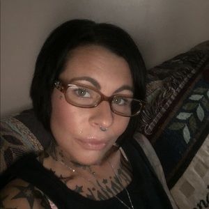 Meet your Posher, Courtnie